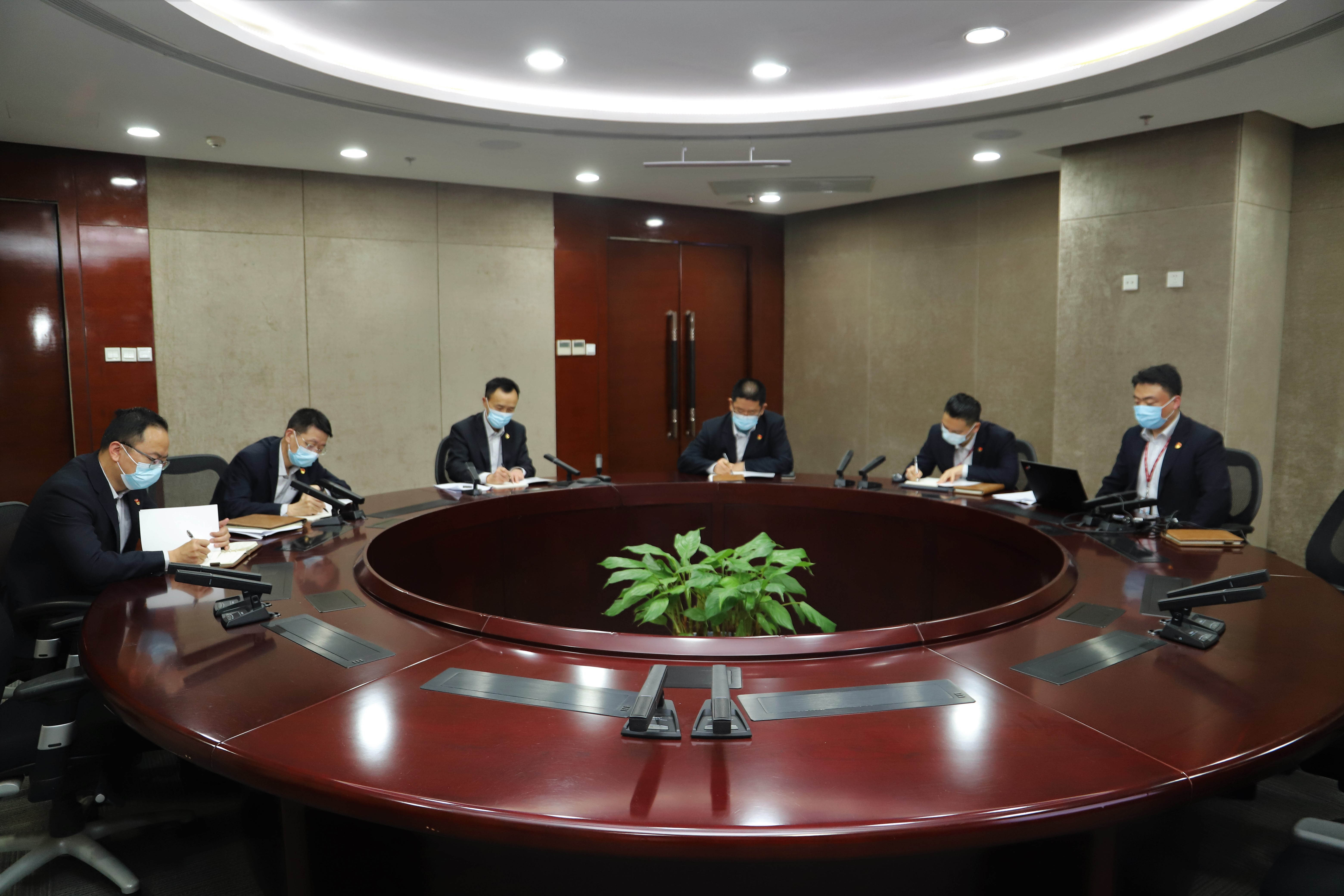 IMG_1912-web.jpg IMG_1912-web.jpg