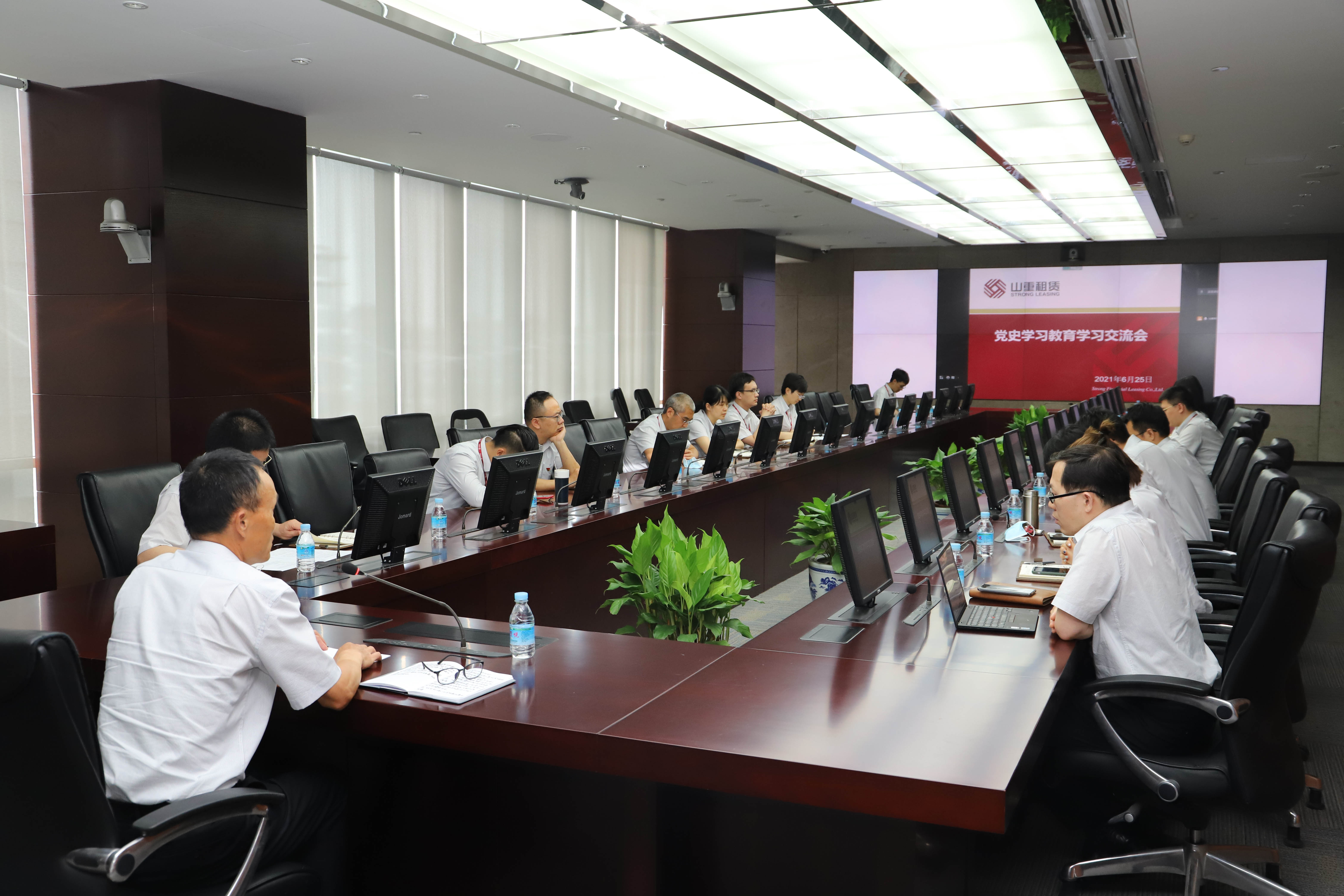 IMG_2494-web.jpg IMG_2494-web.jpg